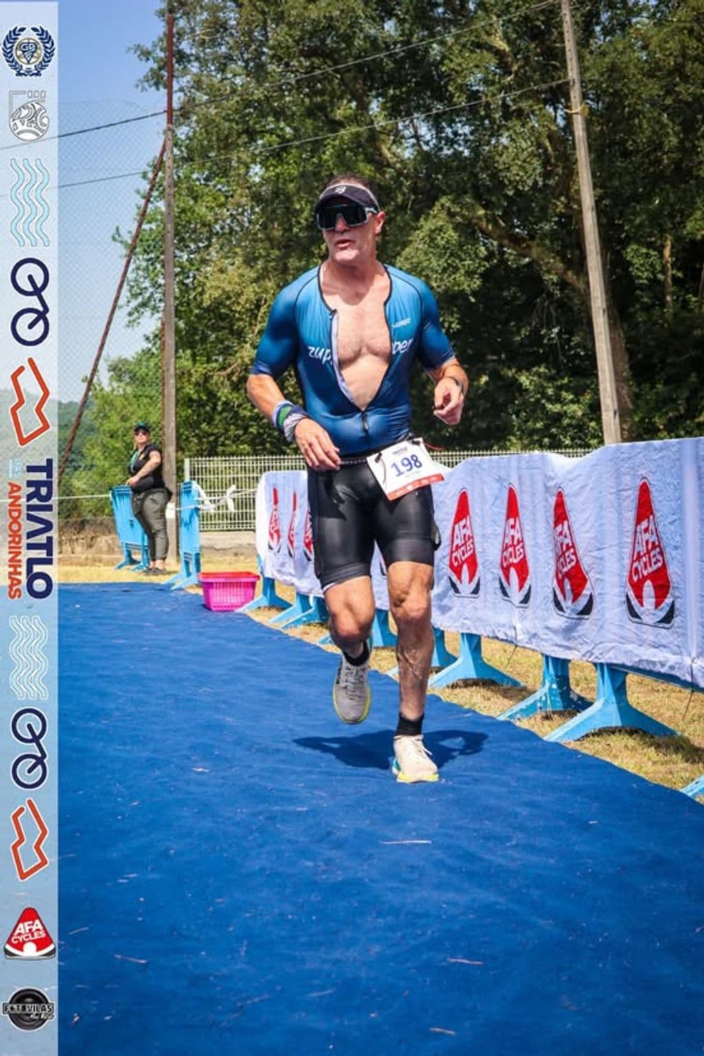 Atleta com o dorsal 198