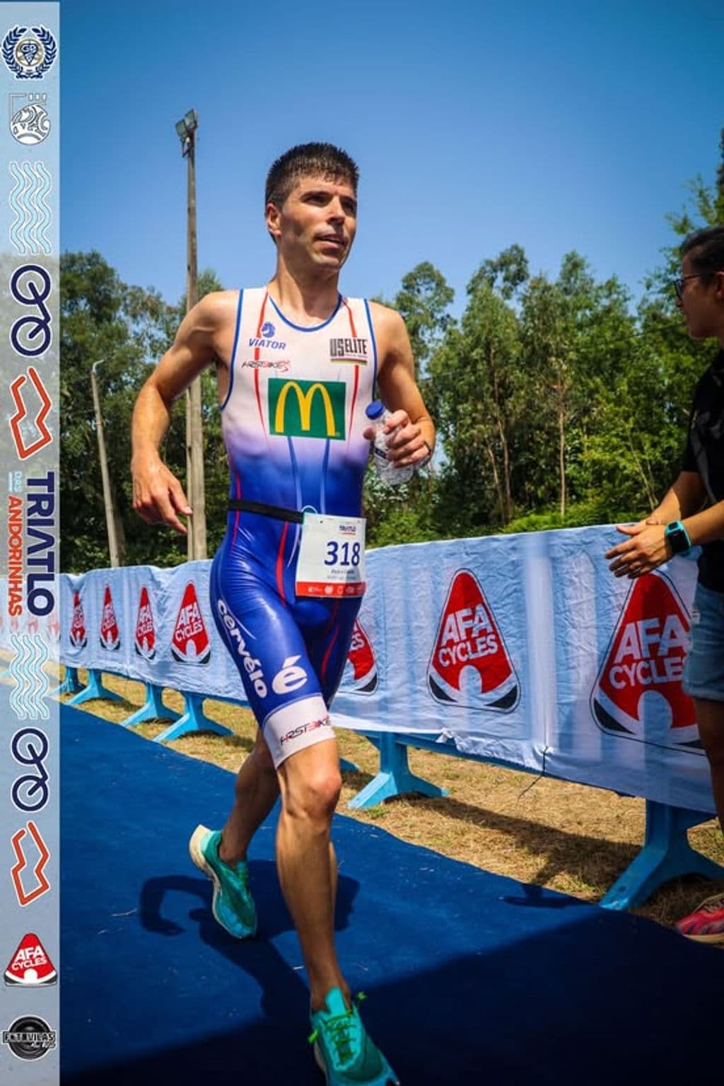 Atleta com o dorsal 318