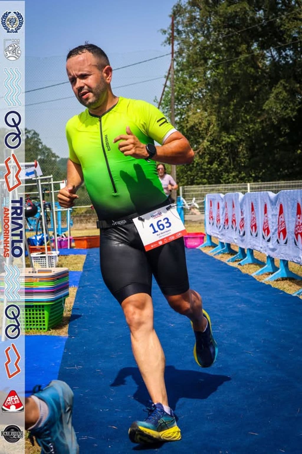 Atleta com o dorsal 163