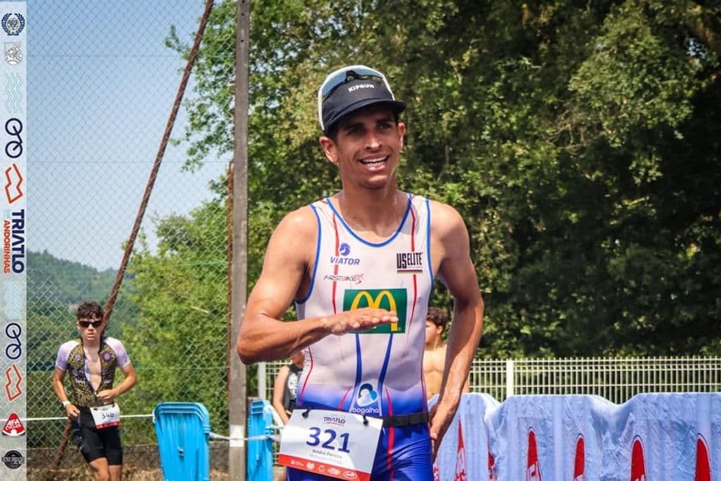 Atleta com o dorsal 321