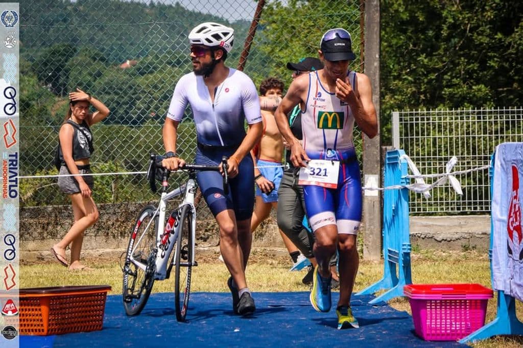Atleta com o dorsal 321