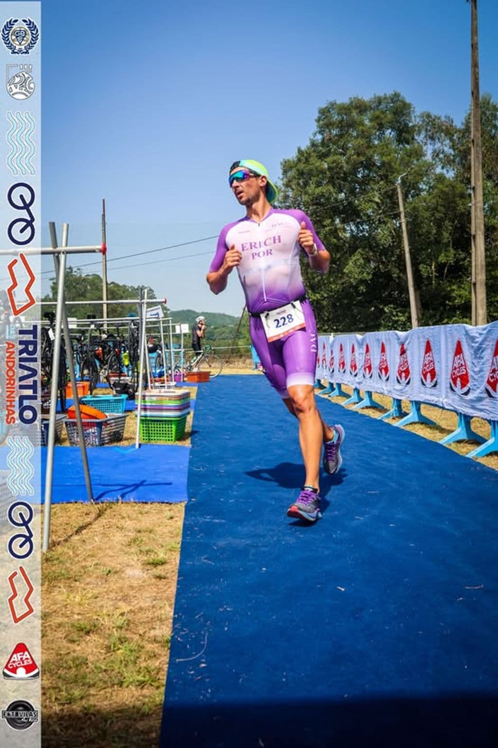 Atleta com o dorsal 228