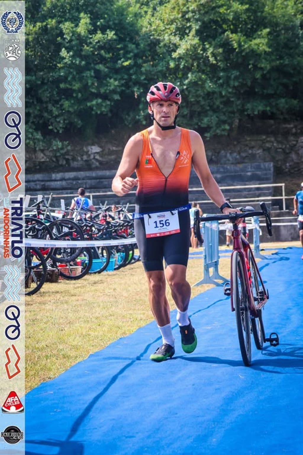 Atleta com o dorsal 156