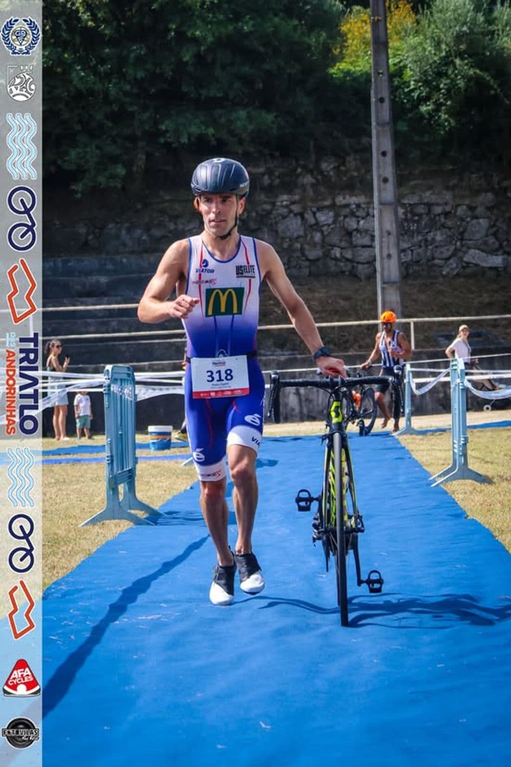 Atleta com o dorsal 318