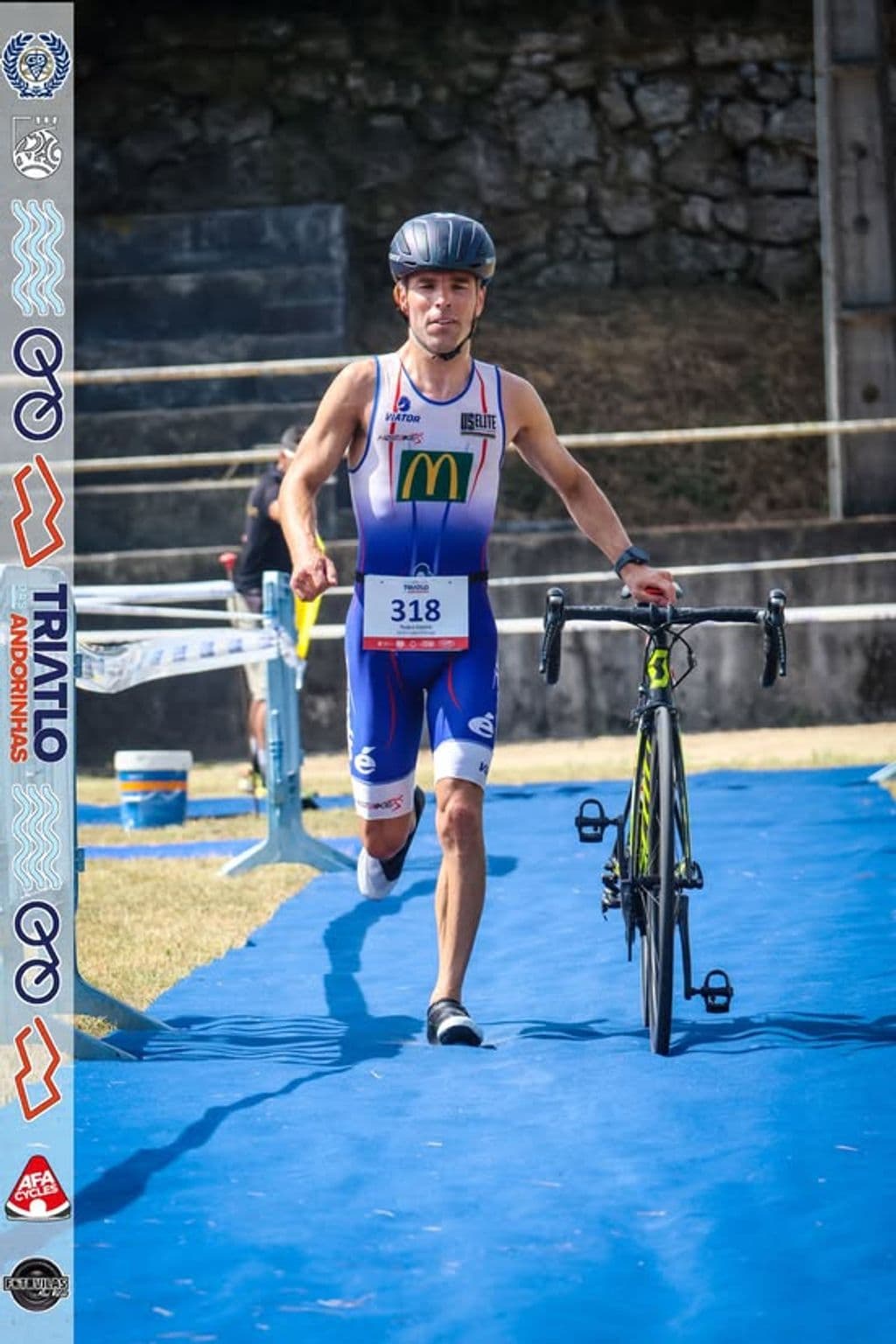 Atleta com o dorsal 318