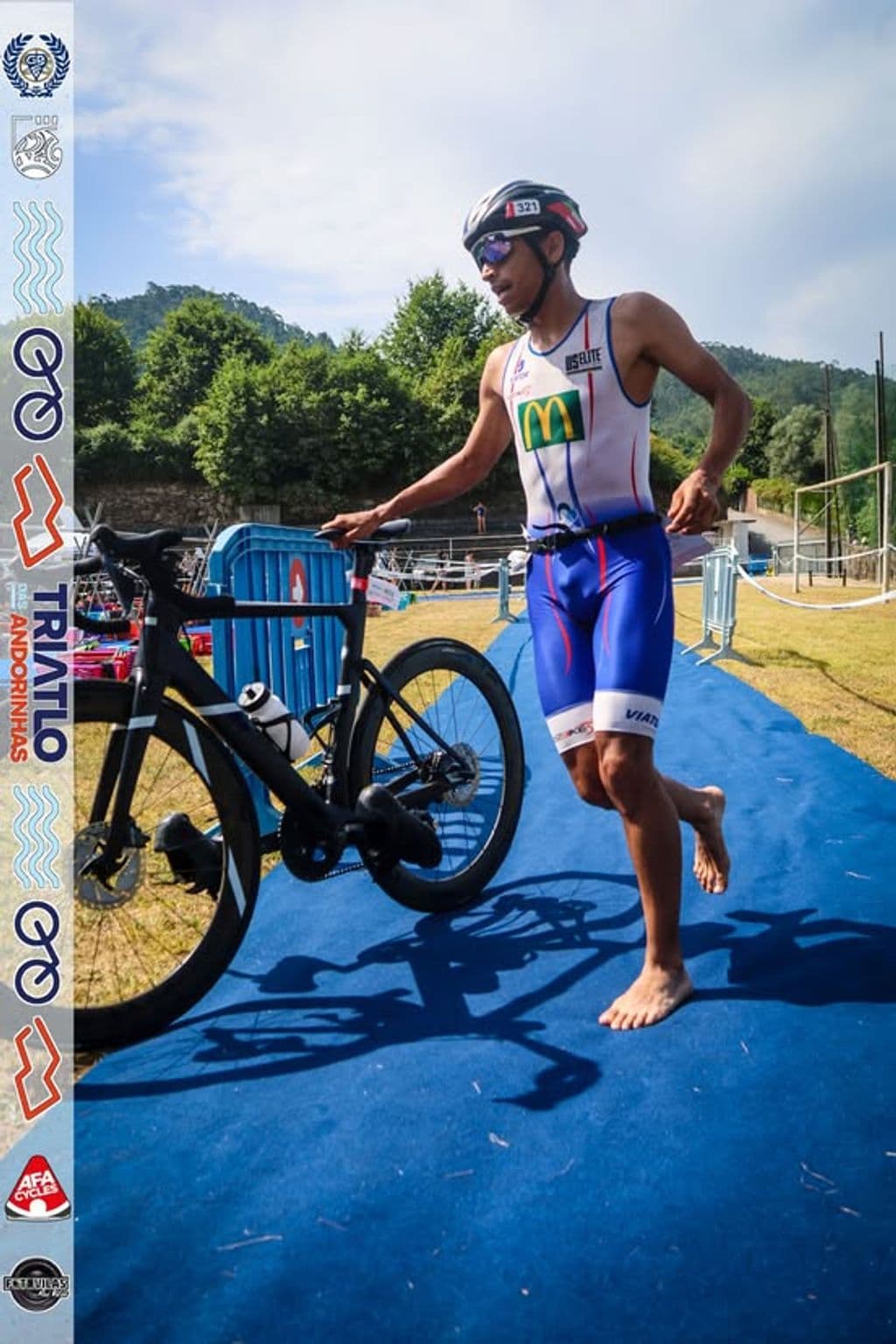 Atleta com o dorsal 321