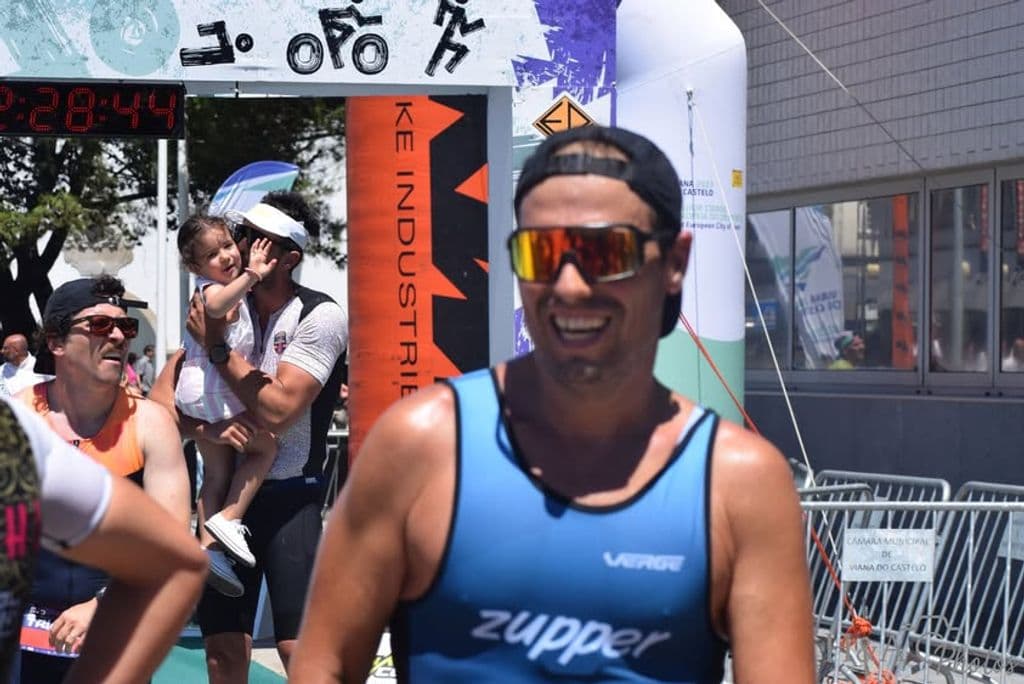 Atleta com o dorsal 324