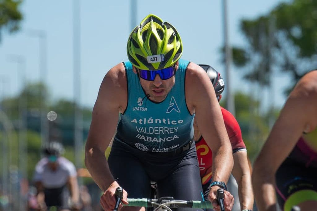 Atleta com o dorsal 437