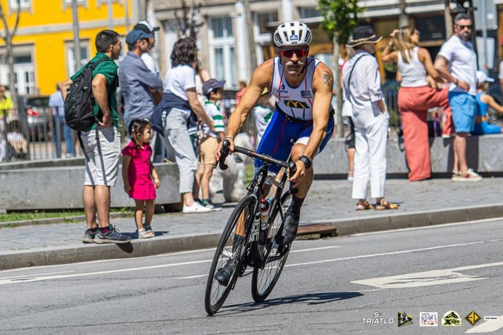 Atleta com o dorsal 408