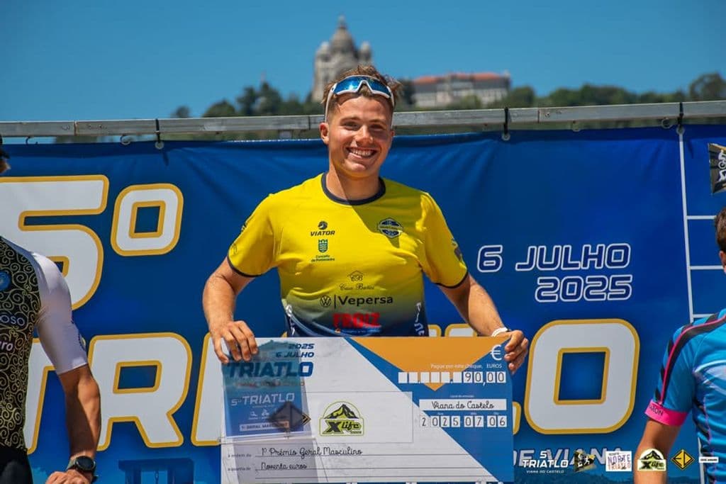 Atleta com o dorsal 332