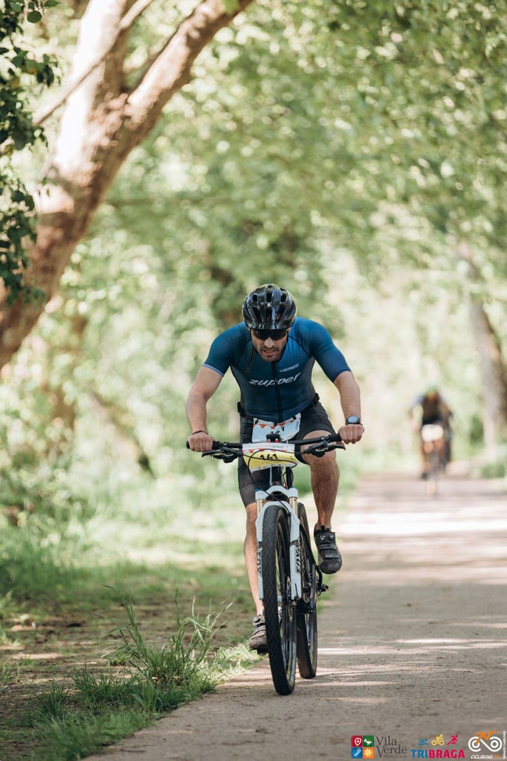 Atleta com o dorsal 141