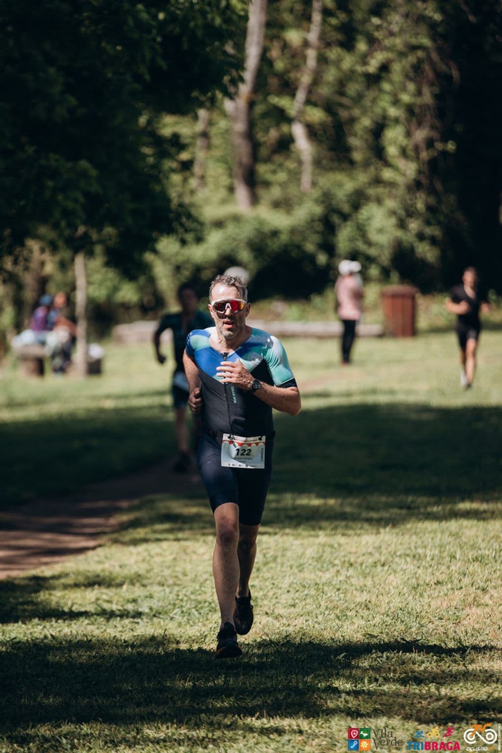 Atleta com o dorsal 122