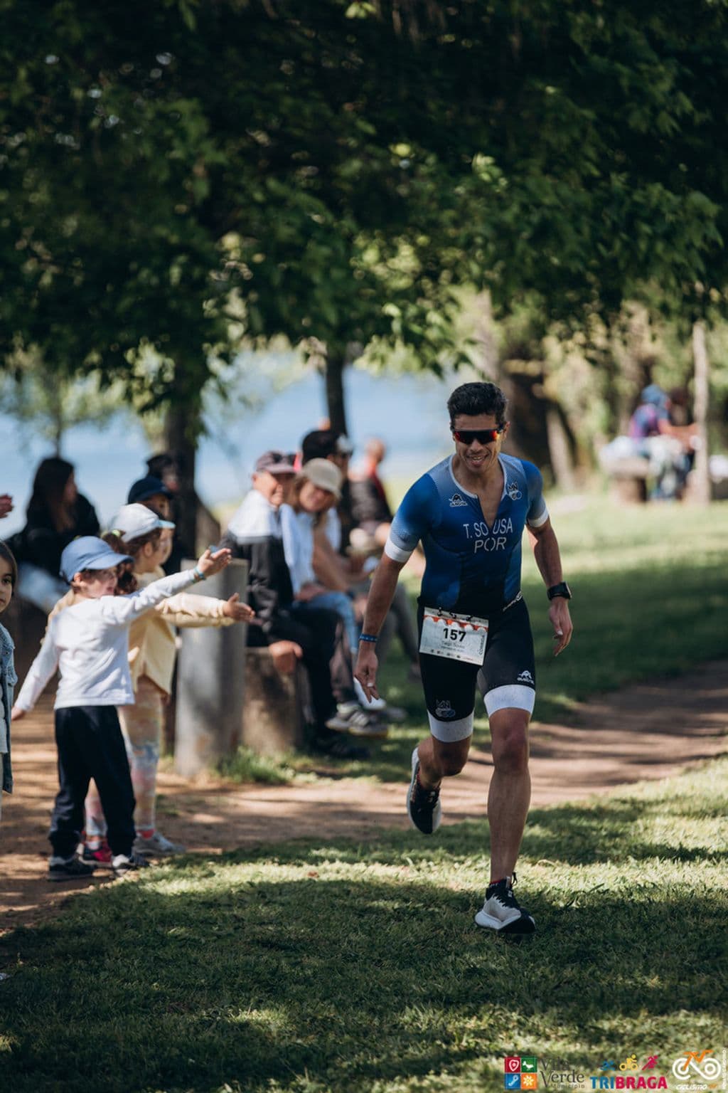 Atleta com o dorsal 157