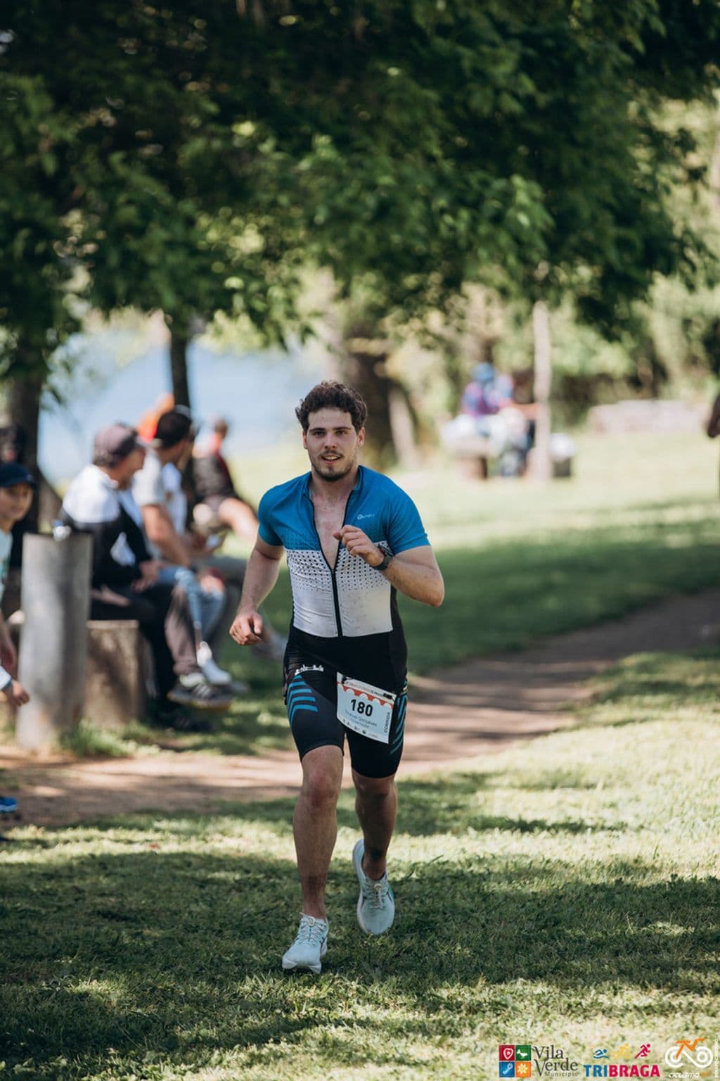 Atleta com o dorsal 180