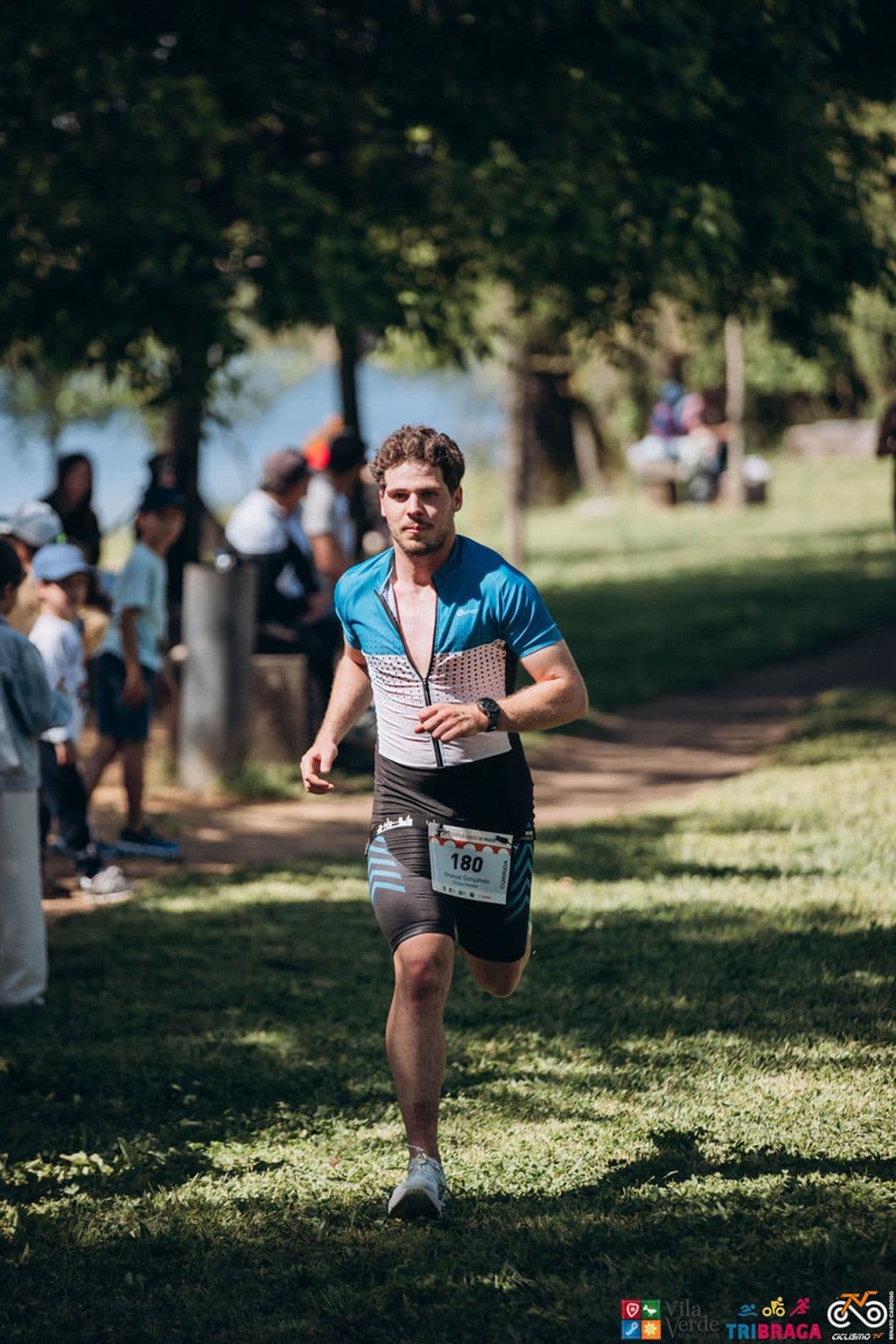 Atleta com o dorsal 180