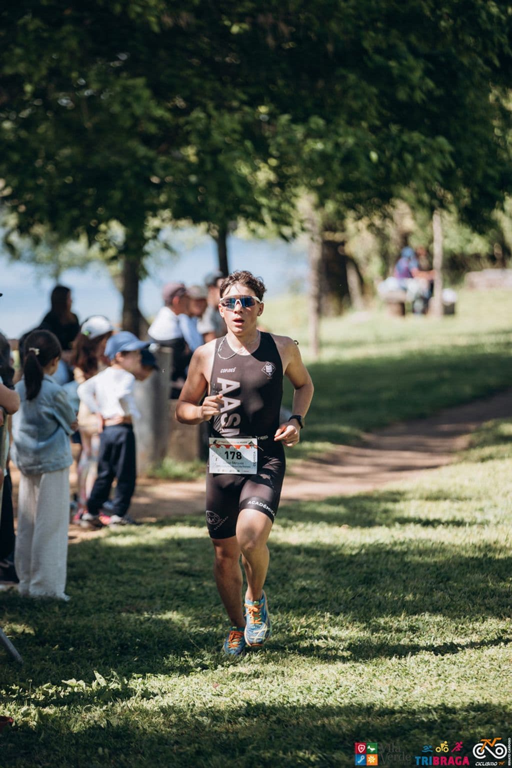 Atleta com o dorsal 178