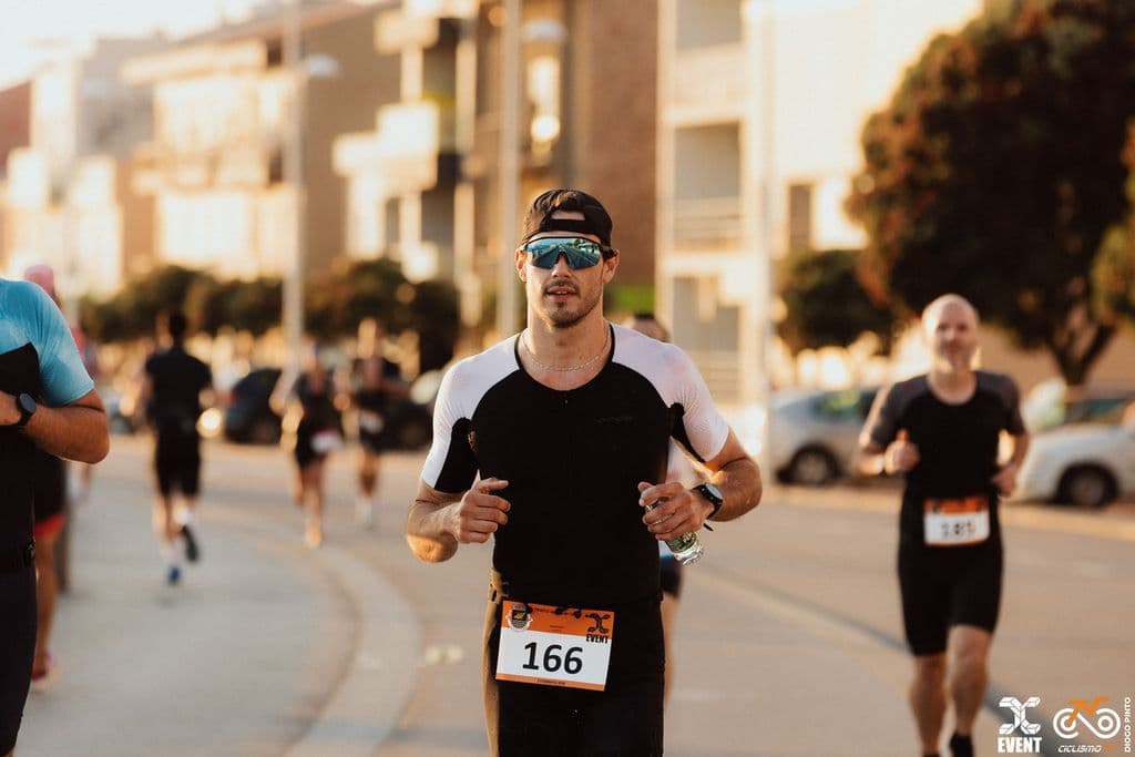 Atleta com o dorsal 166