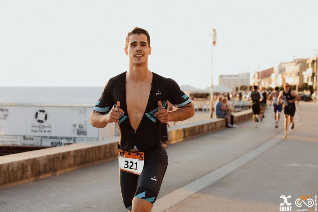Atleta com o dorsal 321
