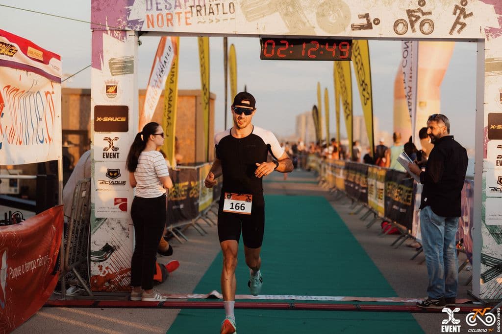 Atleta com o dorsal 166