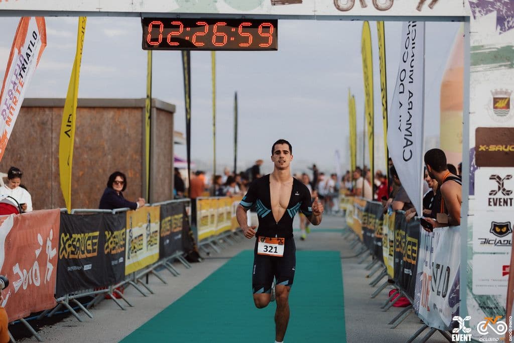 Atleta com o dorsal 321