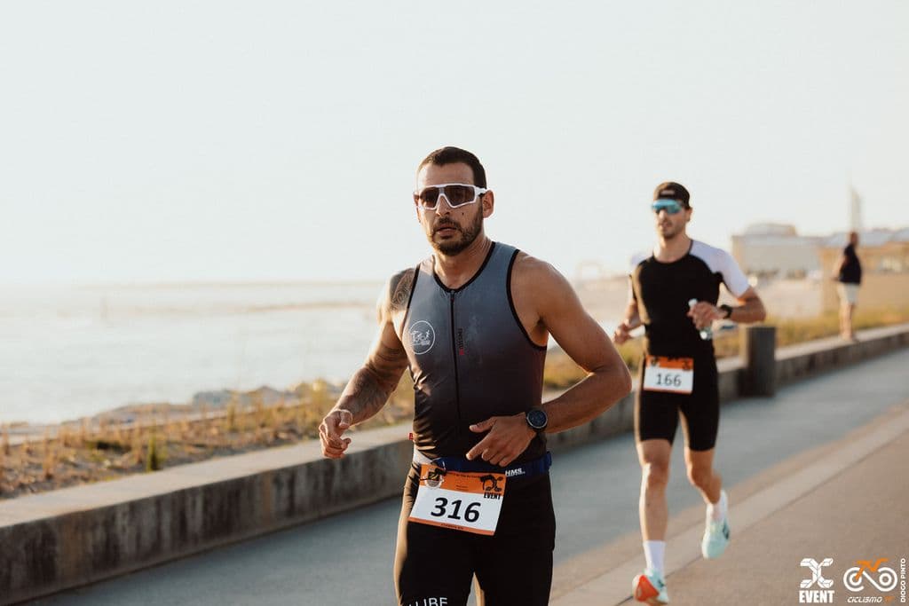 Atleta com o dorsal 166