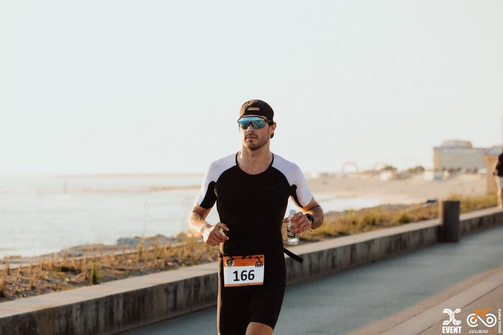 Atleta com o dorsal 166