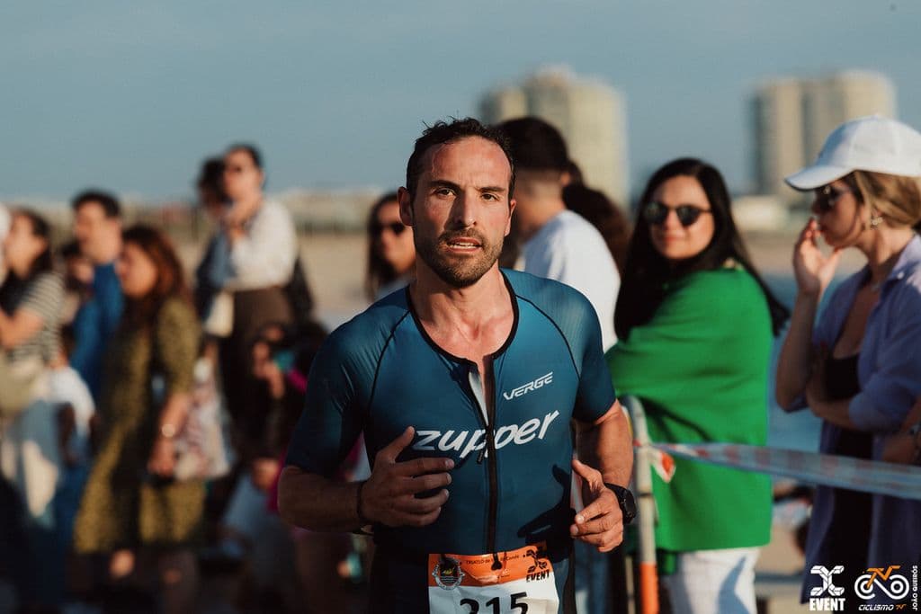 Atleta com o dorsal 215