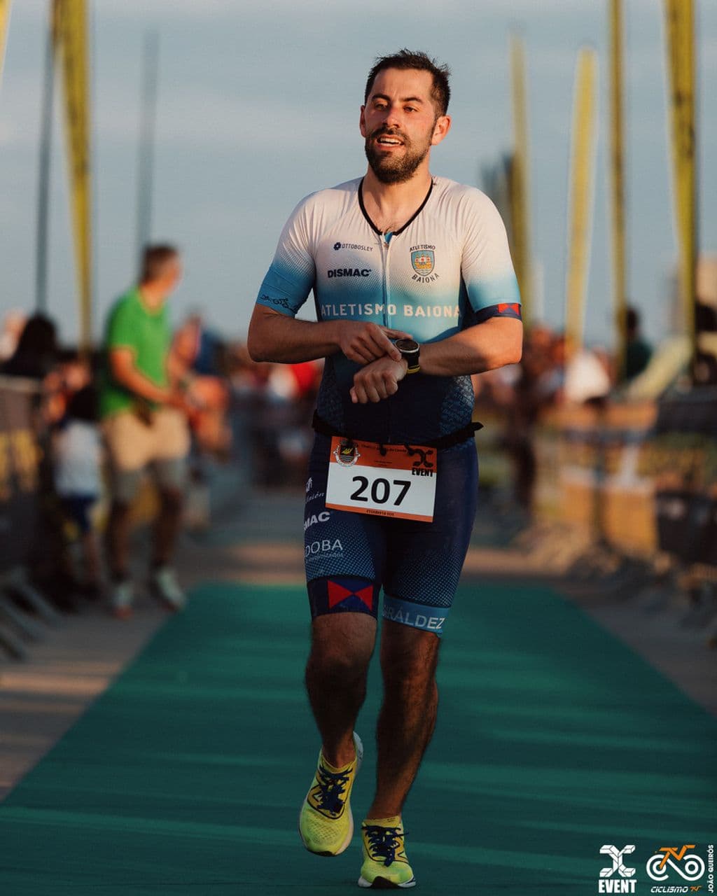 Atleta com o dorsal 207