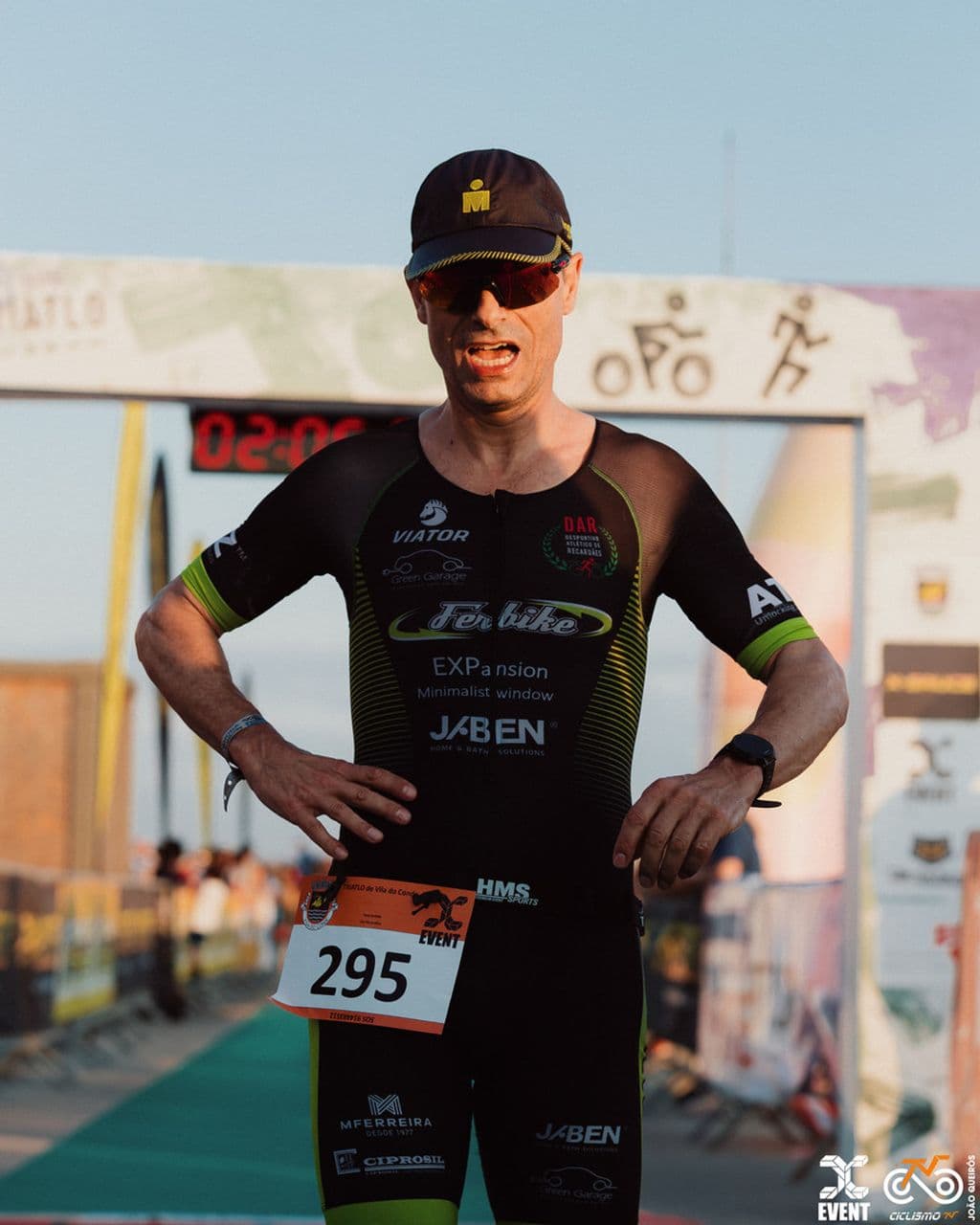 Atleta com o dorsal 295