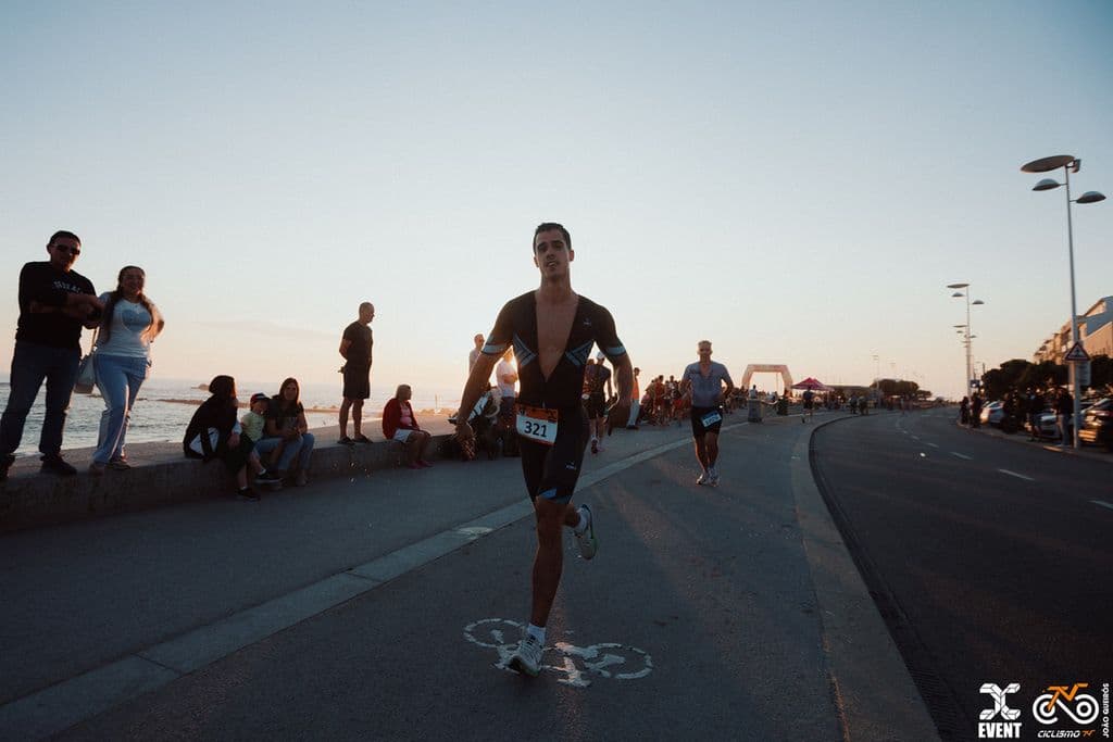 Atleta com o dorsal 321