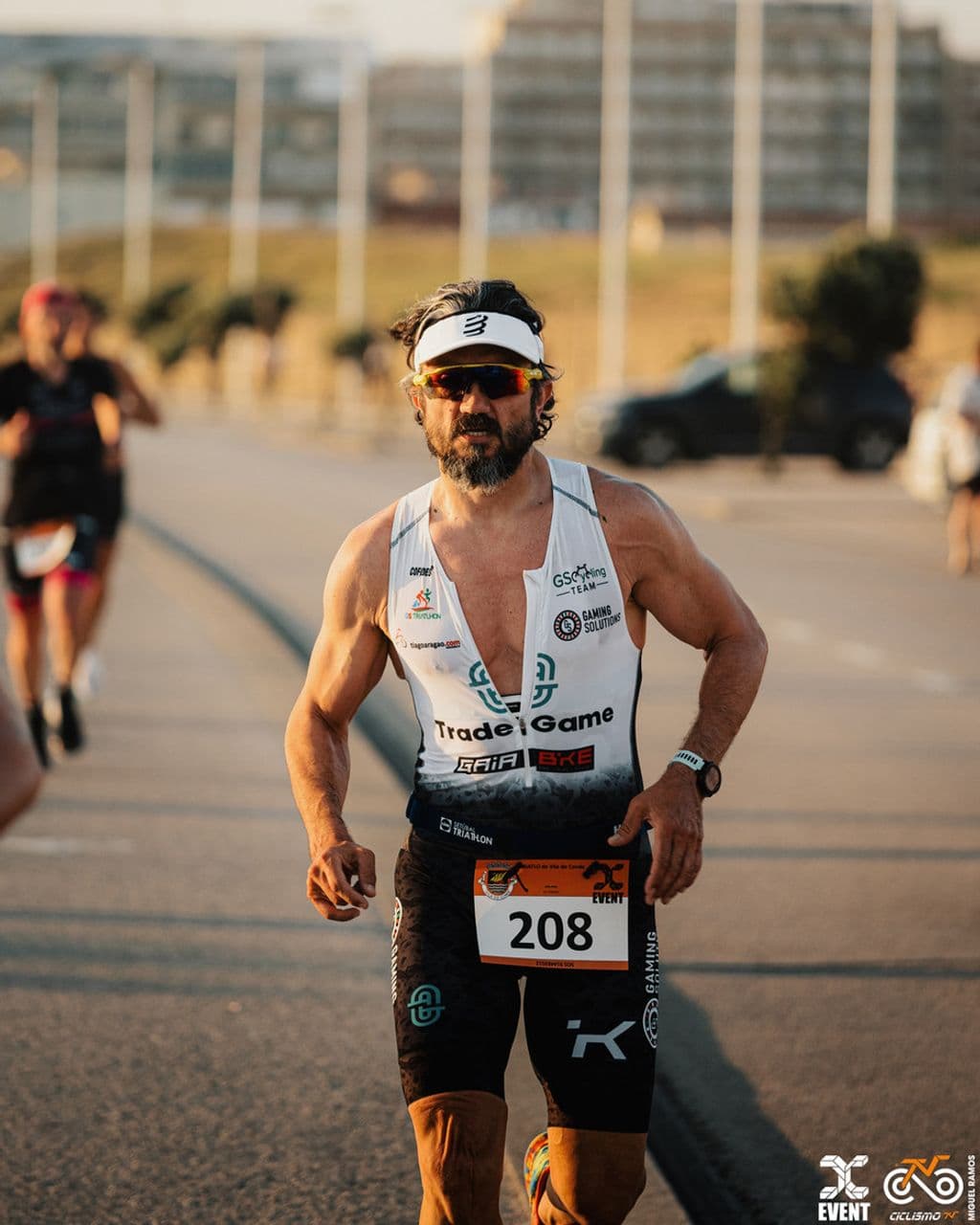 Atleta com o dorsal 208