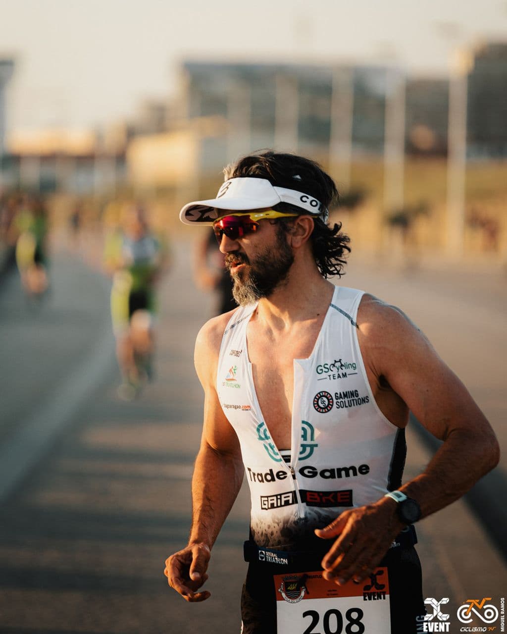 Atleta com o dorsal 208