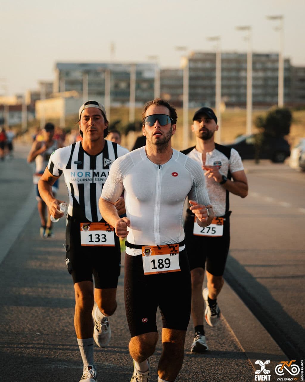 Atleta com o dorsal 275