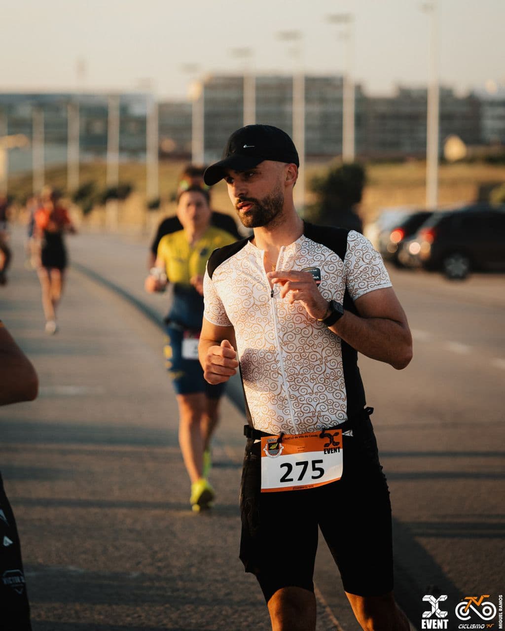 Atleta com o dorsal 275