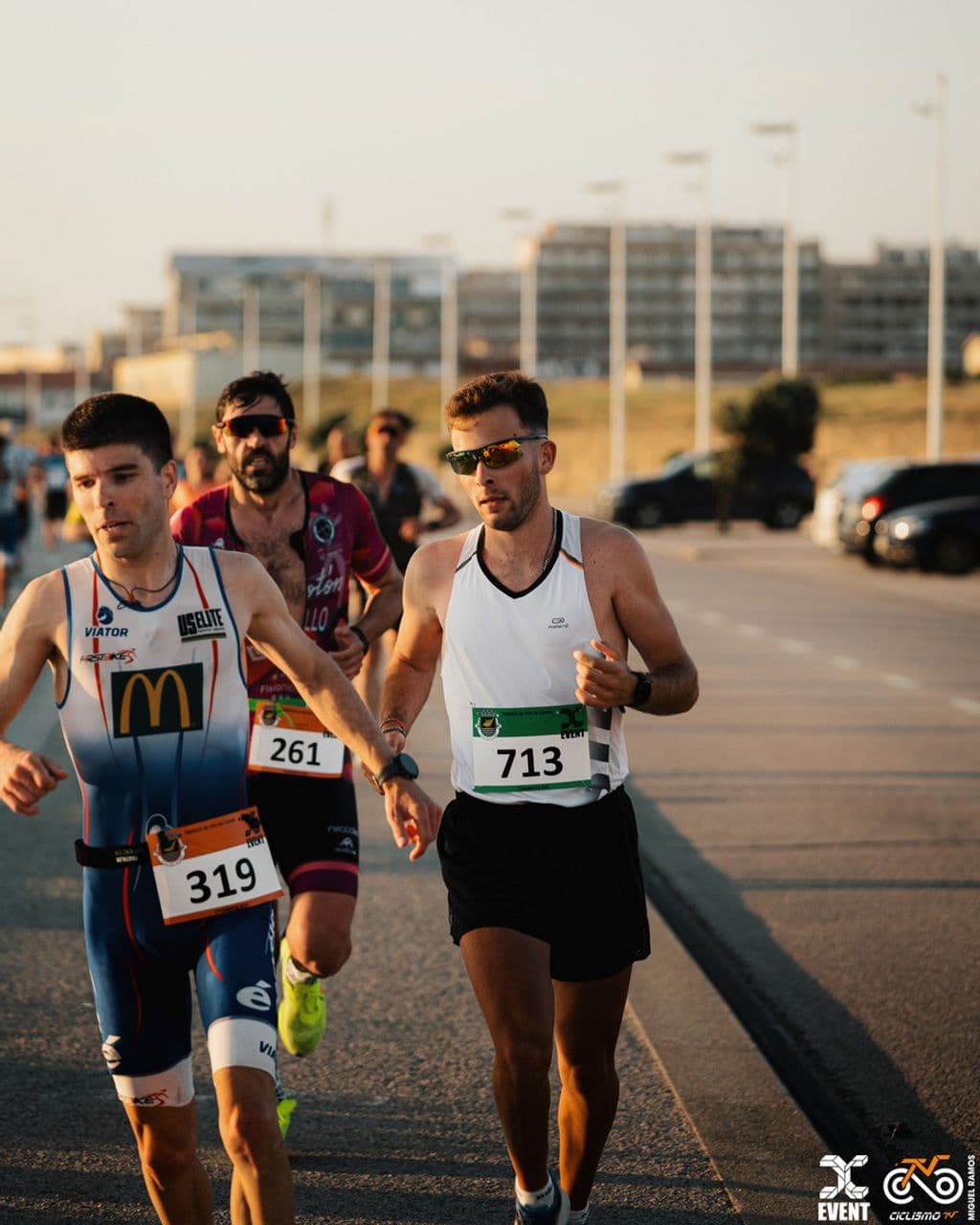 Atleta com o dorsal 319