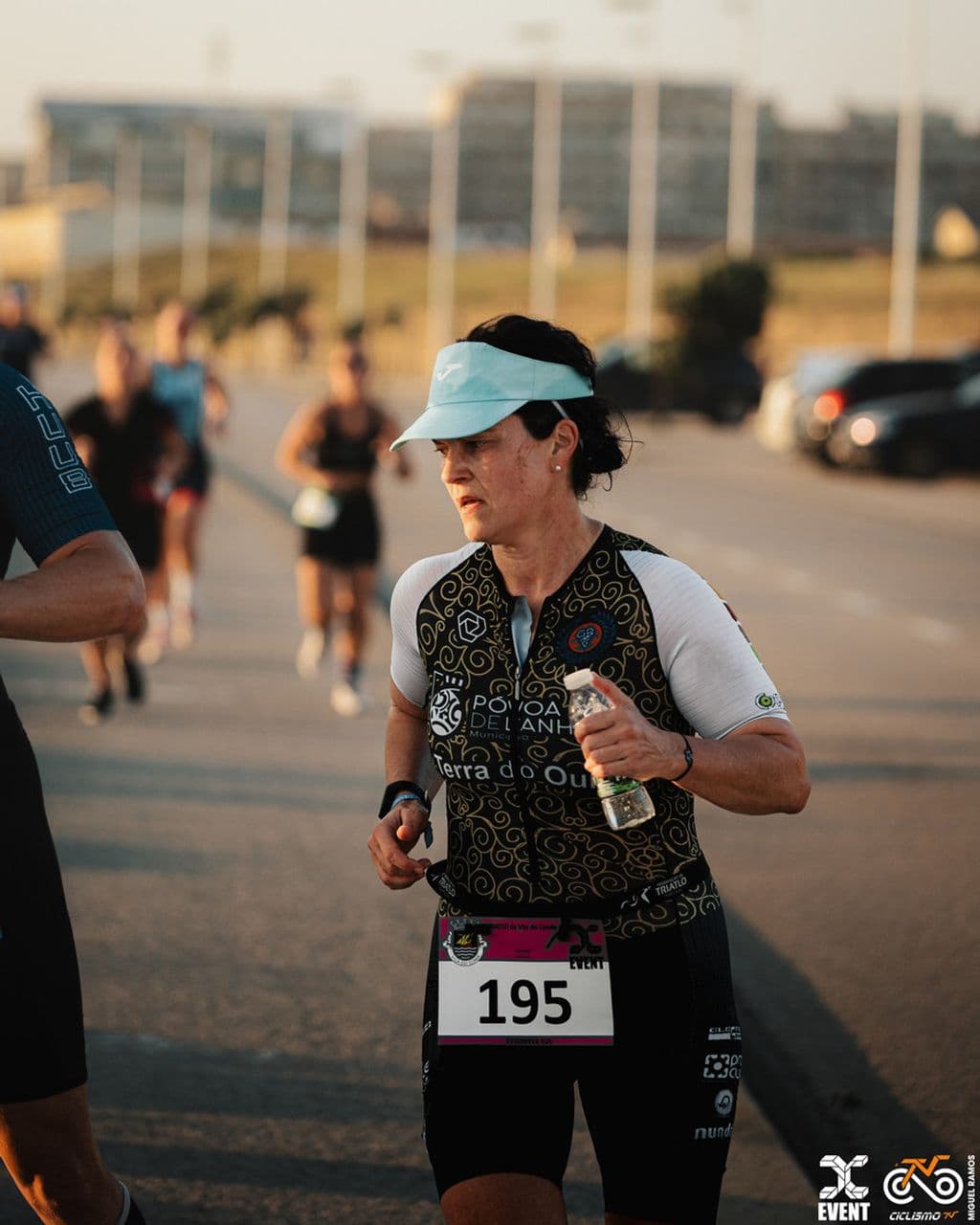 Atleta com o dorsal 195