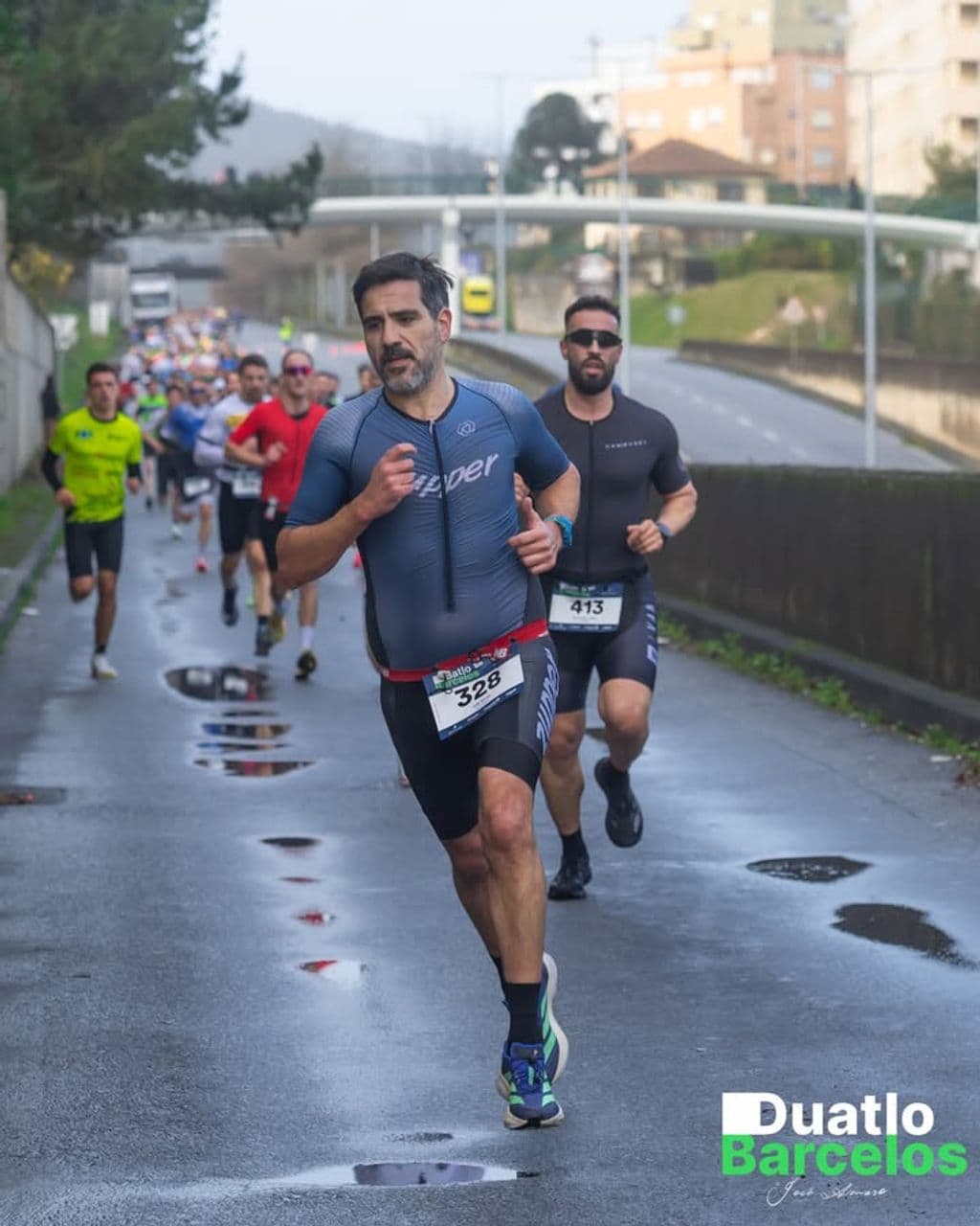 Atleta com o dorsal 328