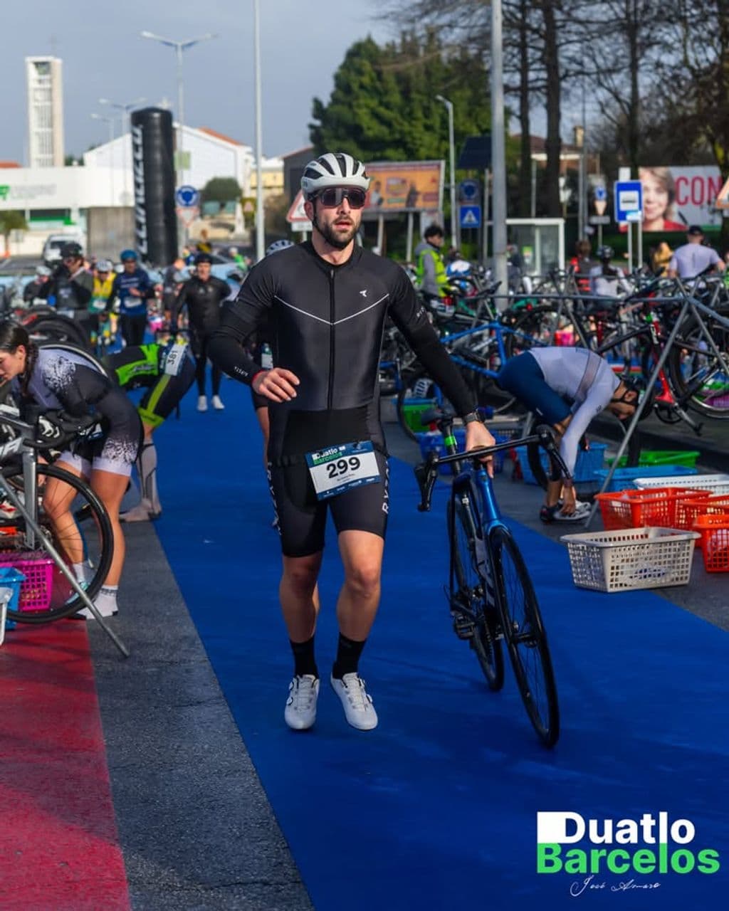 Atleta com o dorsal 299