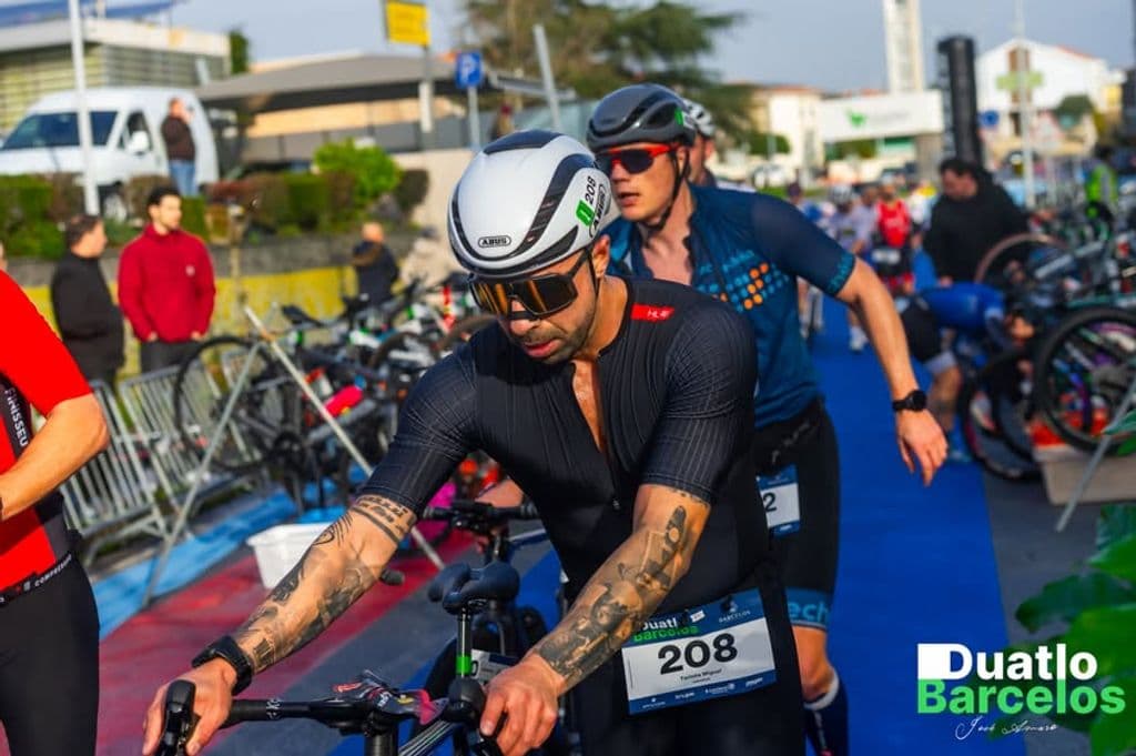Atleta com o dorsal 208