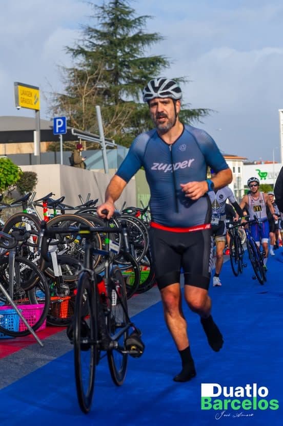 Atleta com o dorsal 328