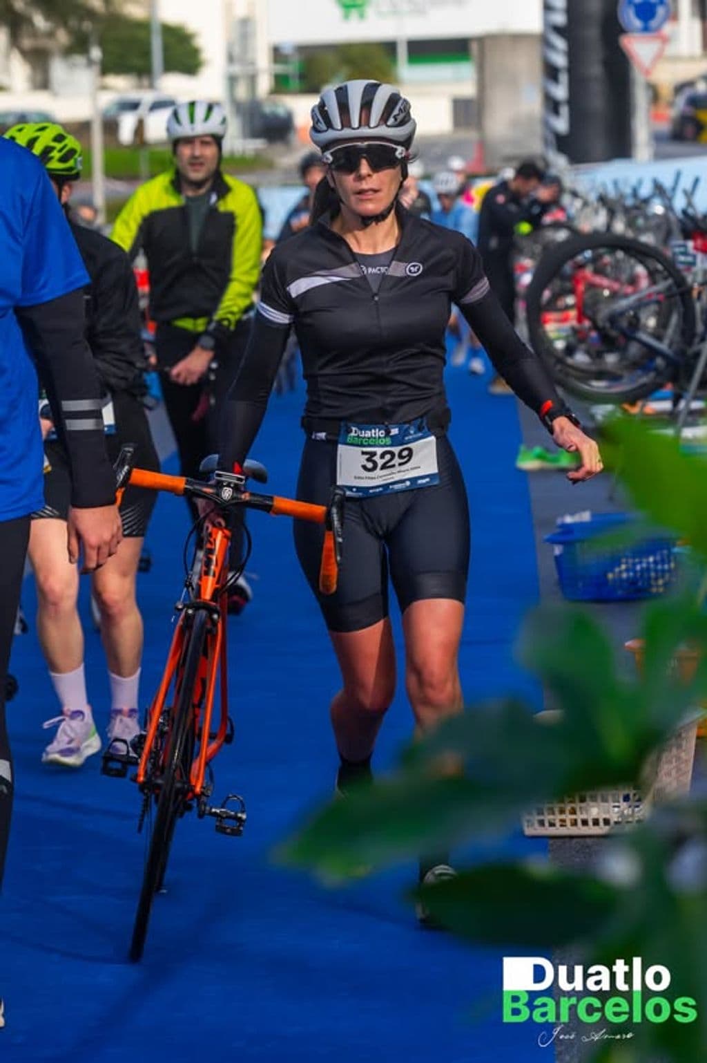Atleta com o dorsal 329