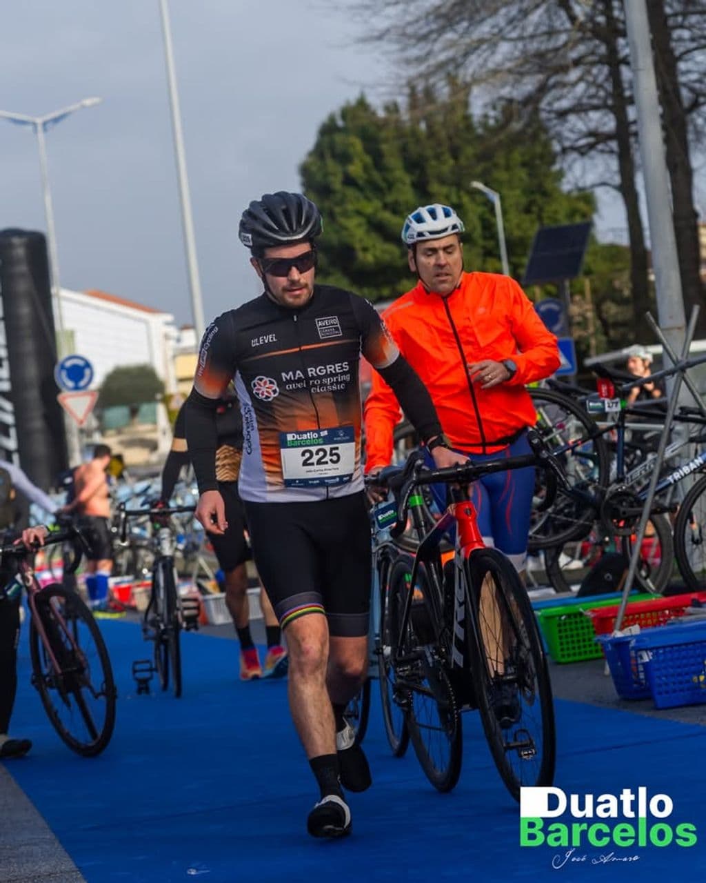 Atleta com o dorsal 225