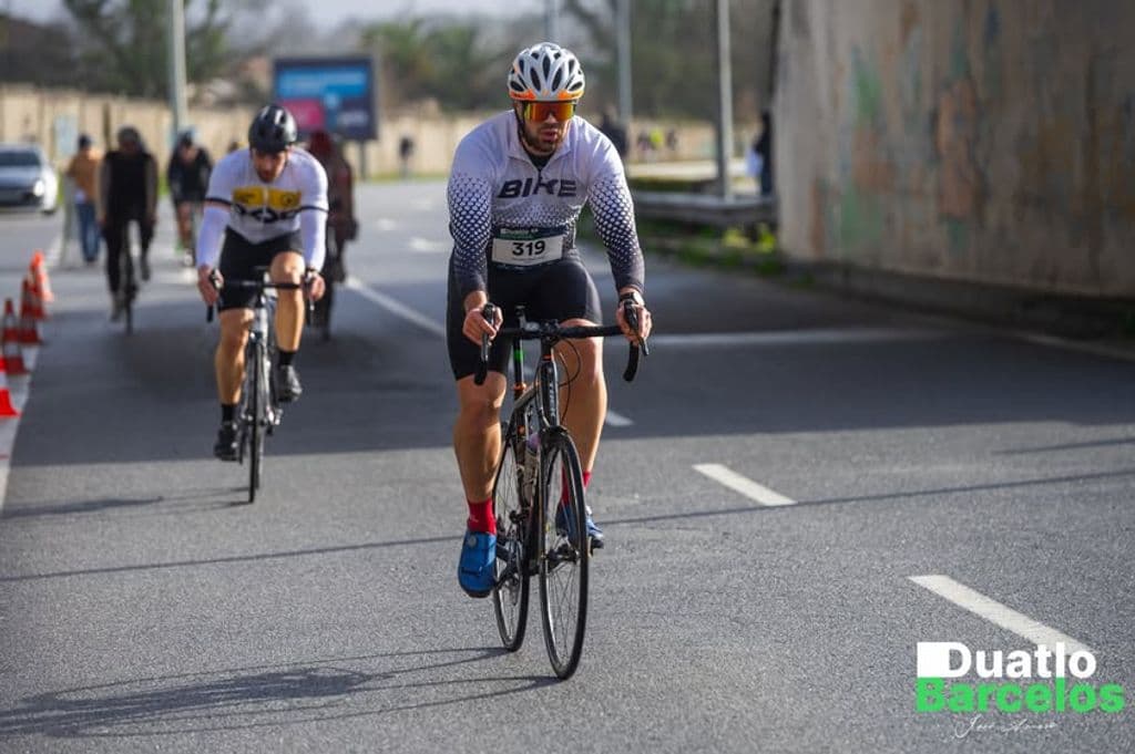 Atleta com o dorsal 319