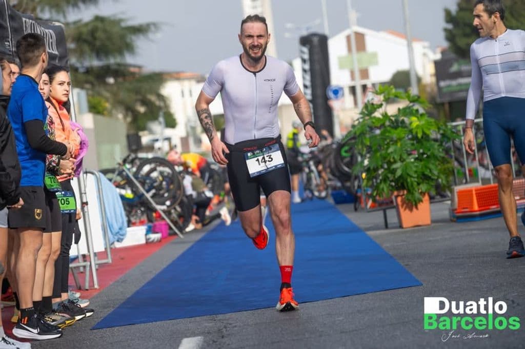 Atleta com o dorsal 143