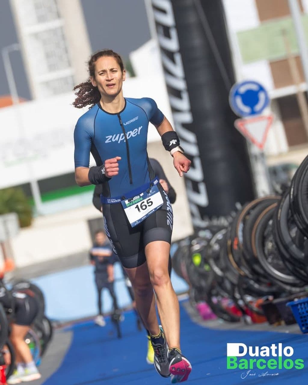 Atleta com o dorsal 165