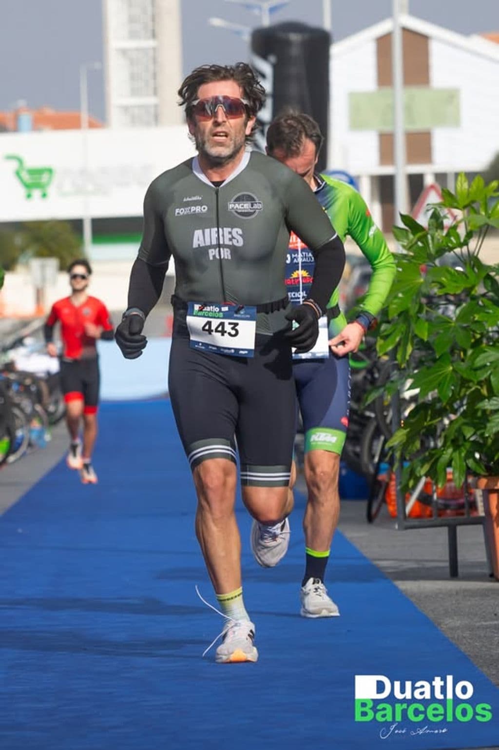Atleta com o dorsal 443