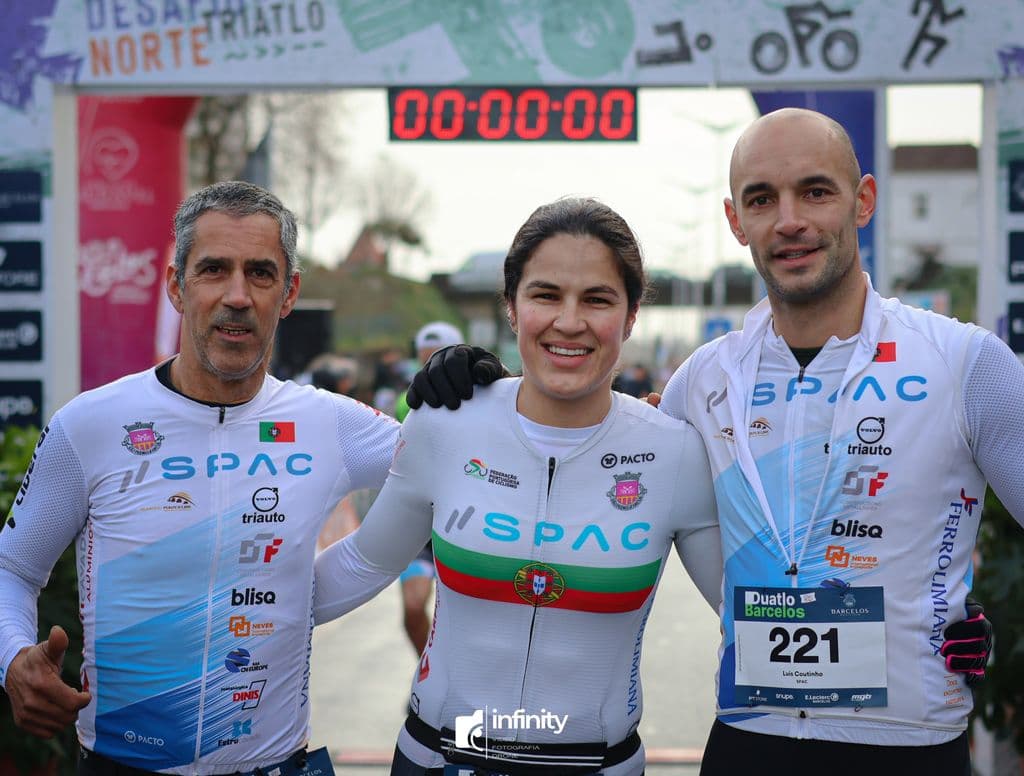 Atleta com o dorsal 221