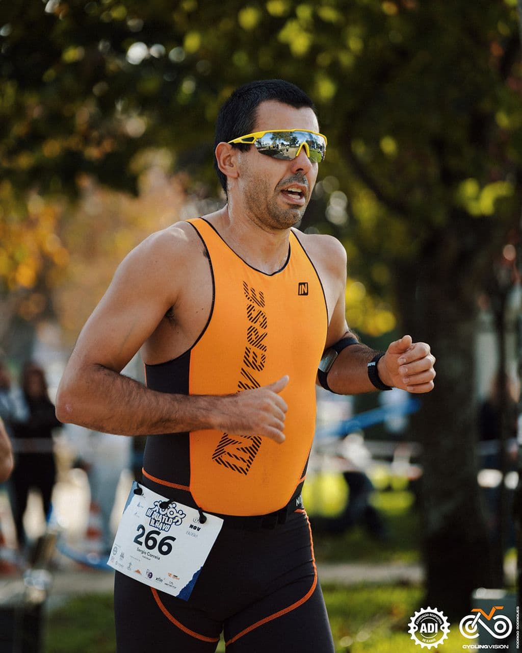 Atleta com o dorsal 266