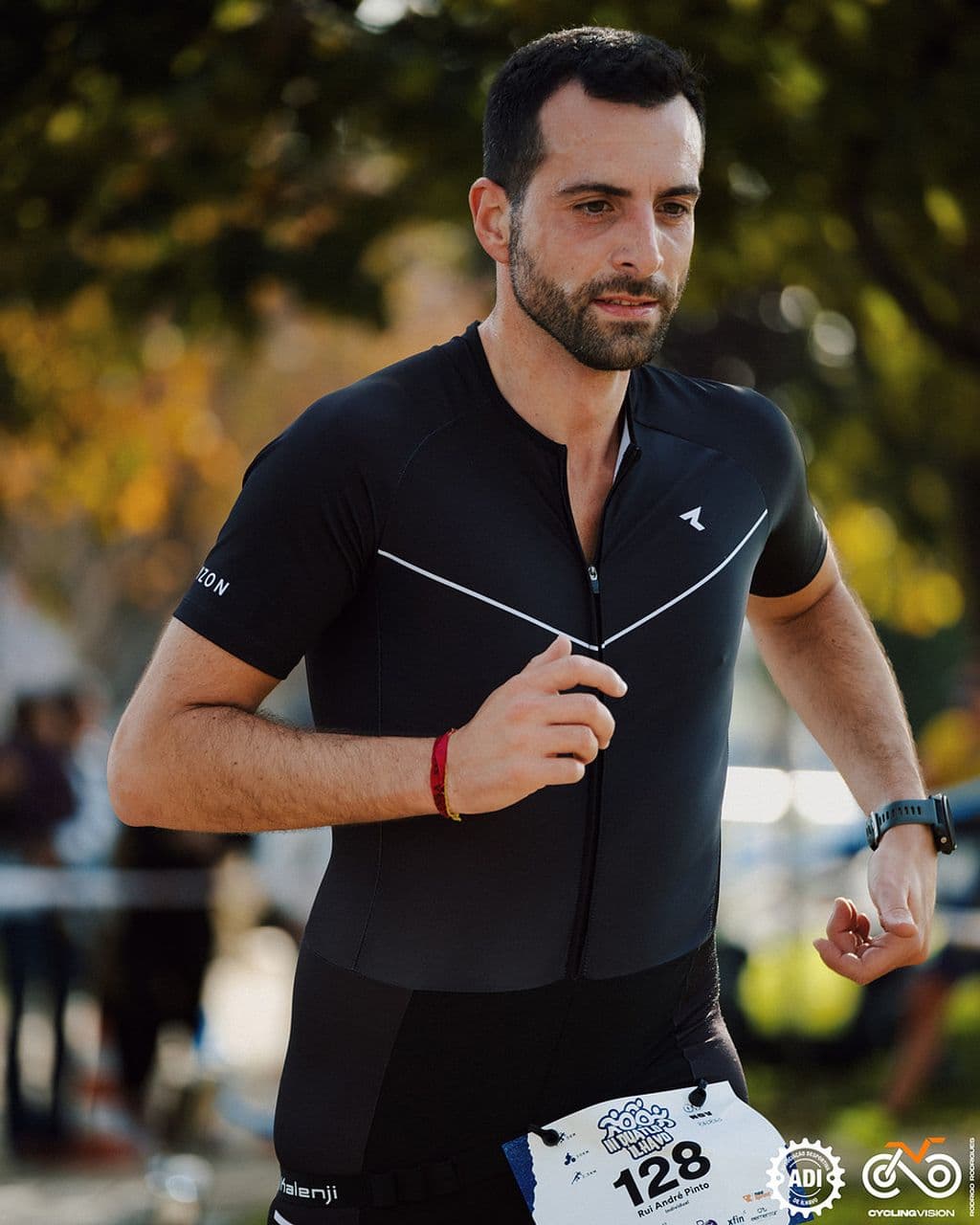 Atleta com o dorsal 128