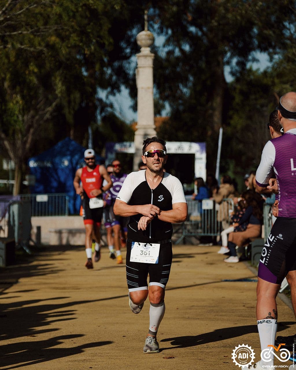Atleta com o dorsal 361